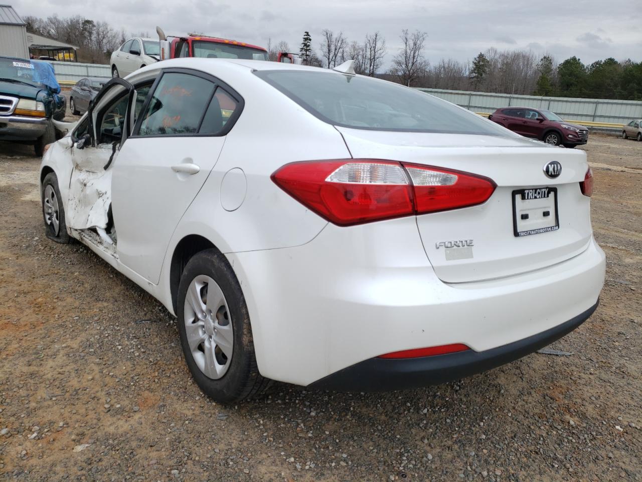 Photo 3 from auction – 2015 KIA FORTE LX with VIN KNAFX4A64F5332550