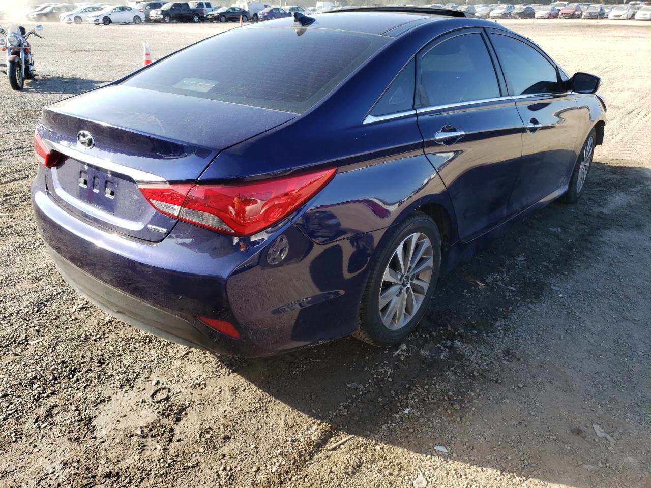 Photo 4 from auction – 2014 HYUNDAI SONATA SE with VIN 5NPEC4AC0EH847477