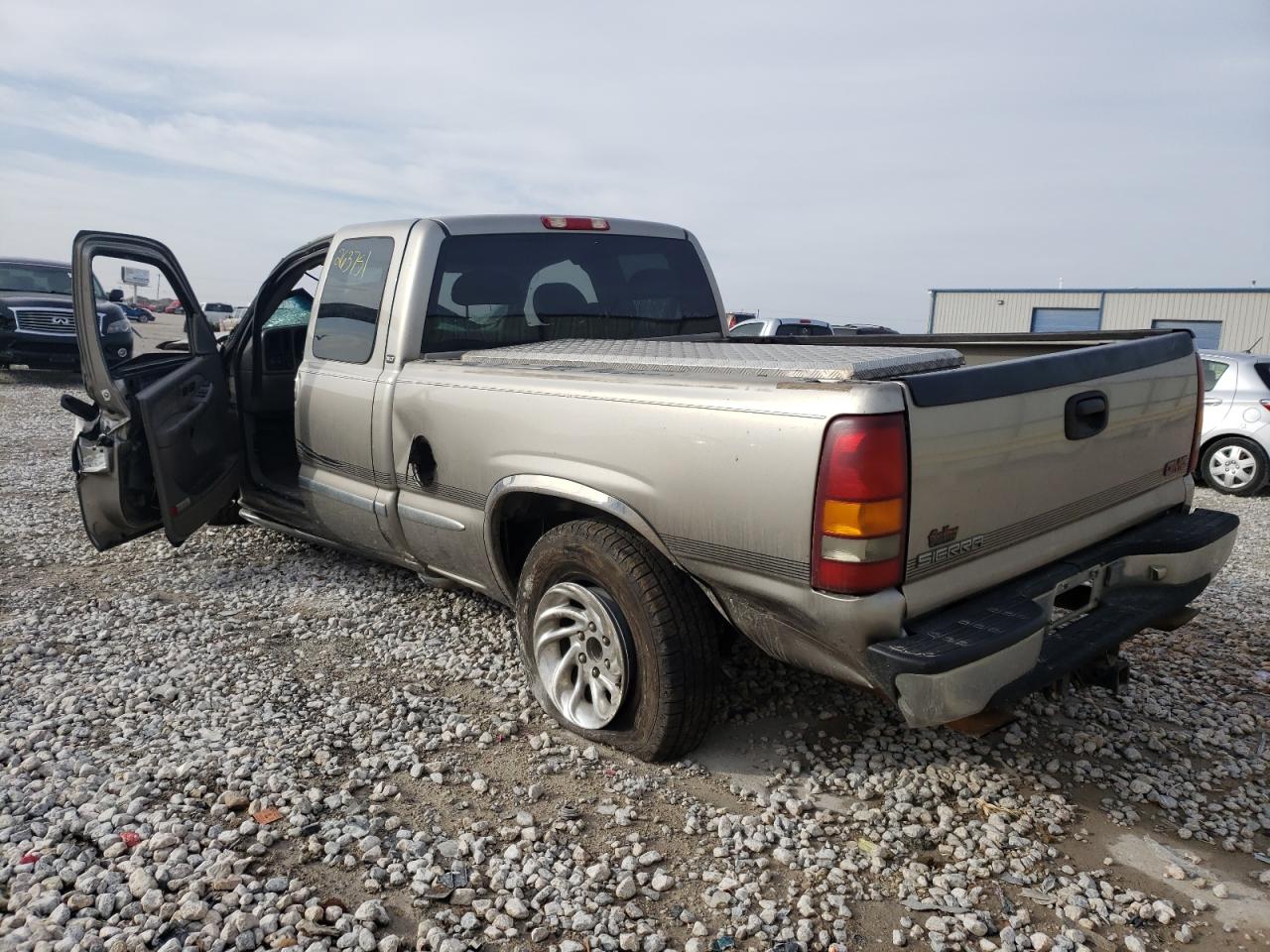 Photo 3 from auction – 2000 GMC NEW SIERRA with VIN 1GTEC19T6YZ285519