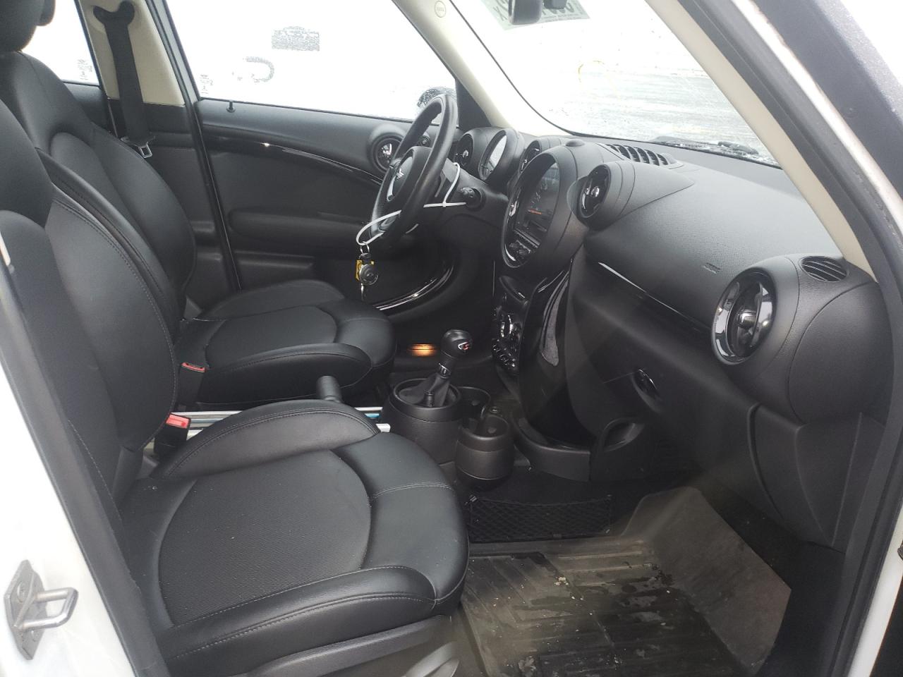 Photo 5 from auction – 2016 MINI COOPER S C with VIN WMWZC5C59GWP49452