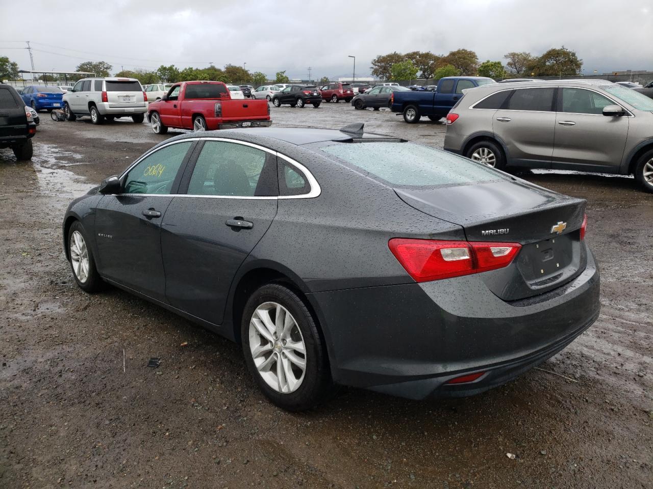 Photo 3 from auction – 2017 CHEVROLET MALIBU LT with VIN 1G1ZE5ST4HF190884
