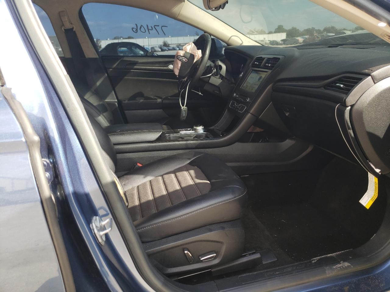 Photo 5 from auction – 2018 FORD FUSION SE with VIN 3FA6P0HD6JR279975