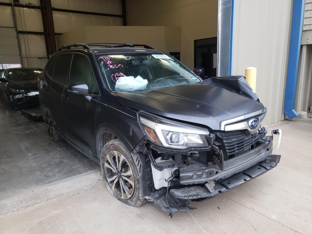 SUBARU FORESTER L 2019 with VIN JF2SKAUC9KH548470 - Photo from auction