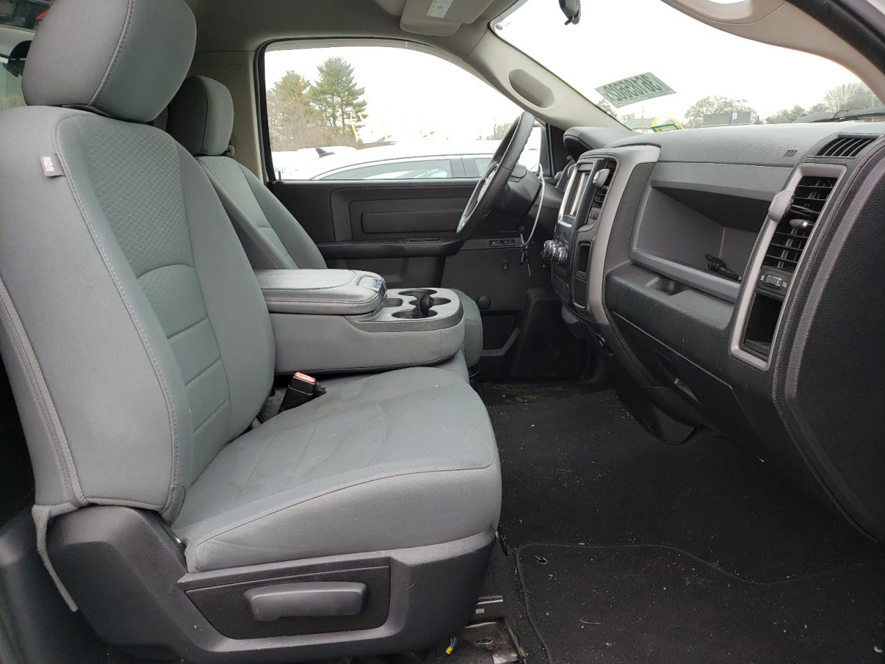 Photo 5 from auction – 2015 RAM 1500 ST with VIN 3C6JR6DG0FG522398