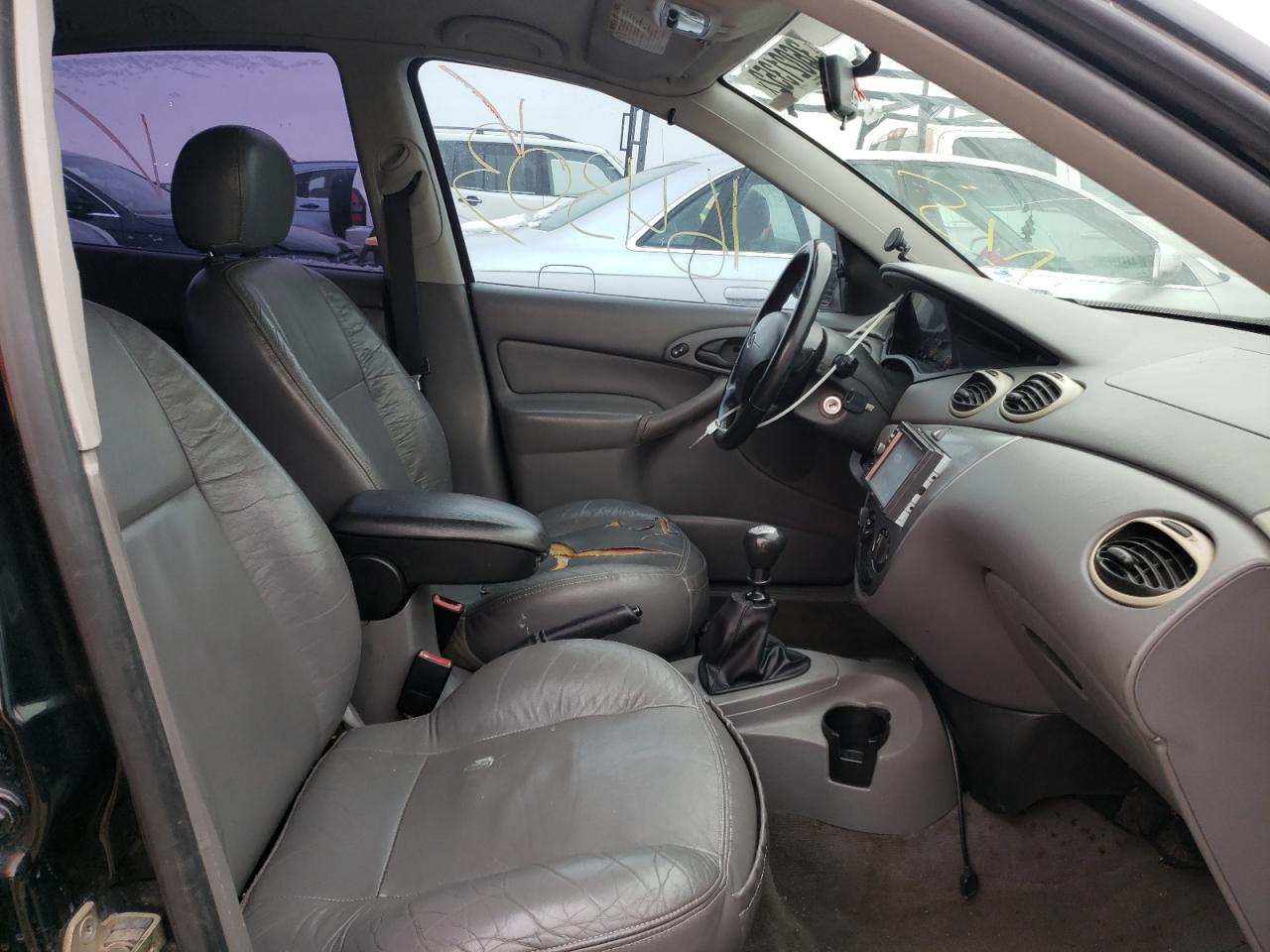 Photo 5 from auction – 2002 FORD FOCUS ZX5 with VIN 3FAFP37322R228209