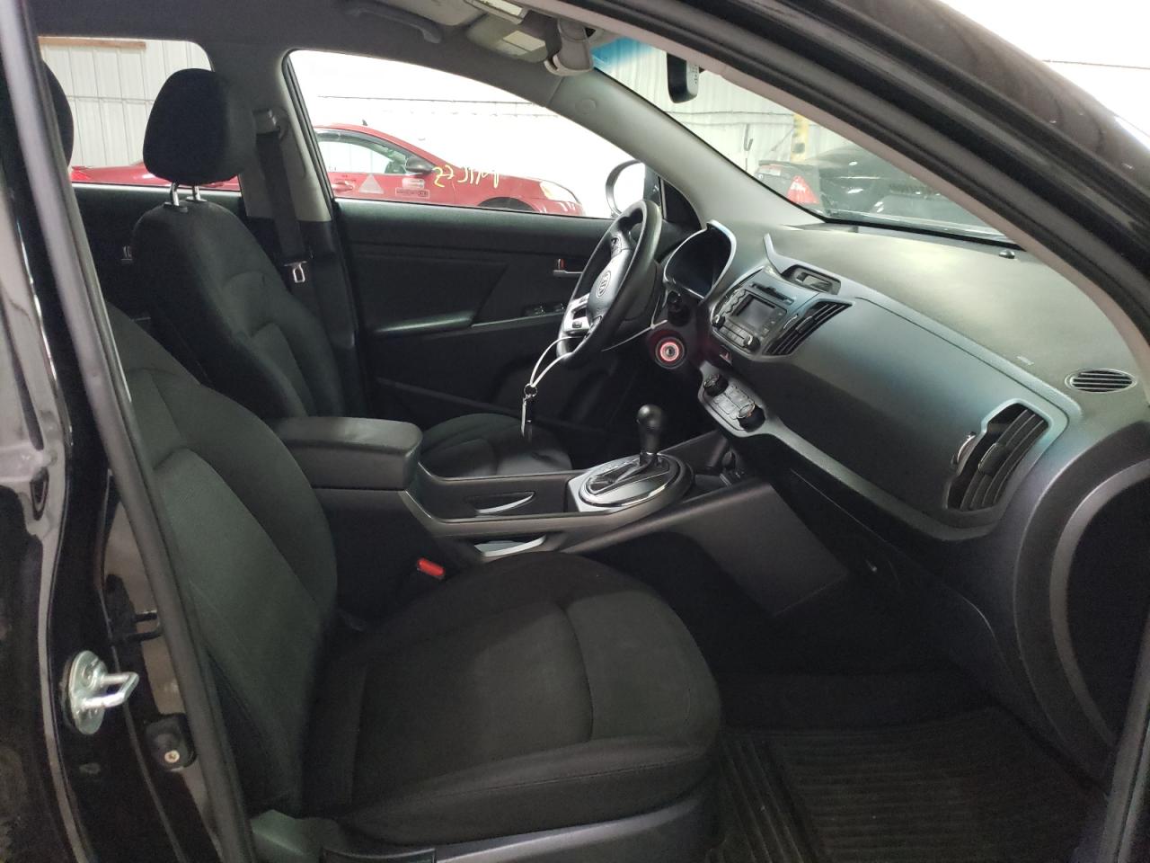 Photo 5 from auction – 2012 KIA SPORTAGE L with VIN KNDPBCA26C7234004