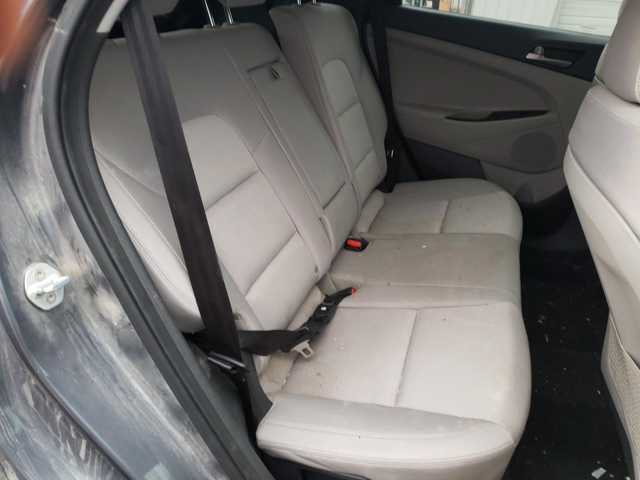 Photo 6 from auction – 2018 HYUNDAI TUCSON SEL with VIN KM8J3CA49JU731613