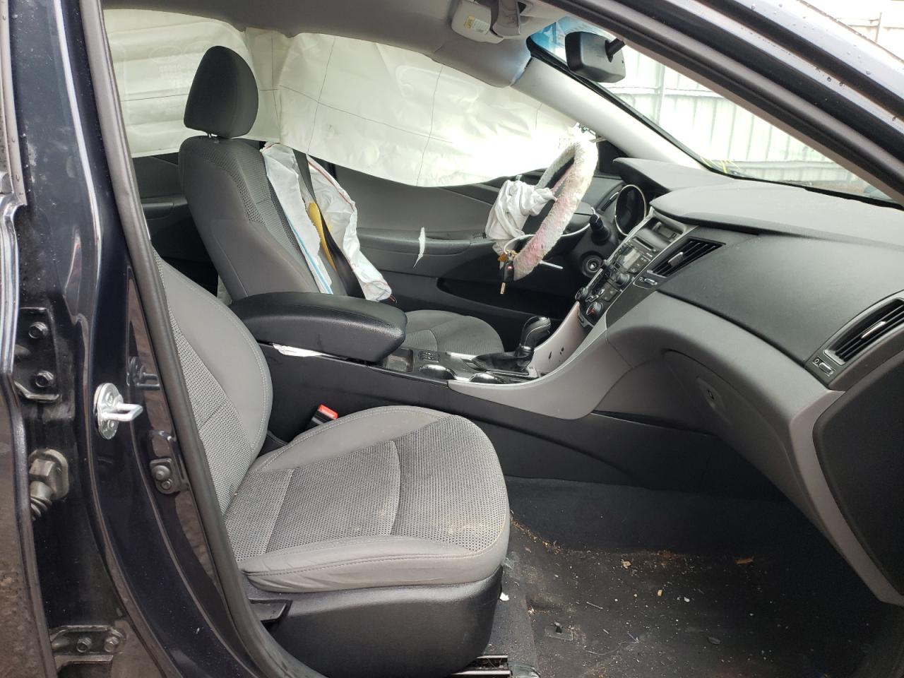 Photo 5 from auction – 2013 HYUNDAI SONATA GLS with VIN 5NPEB4AC4DH643461