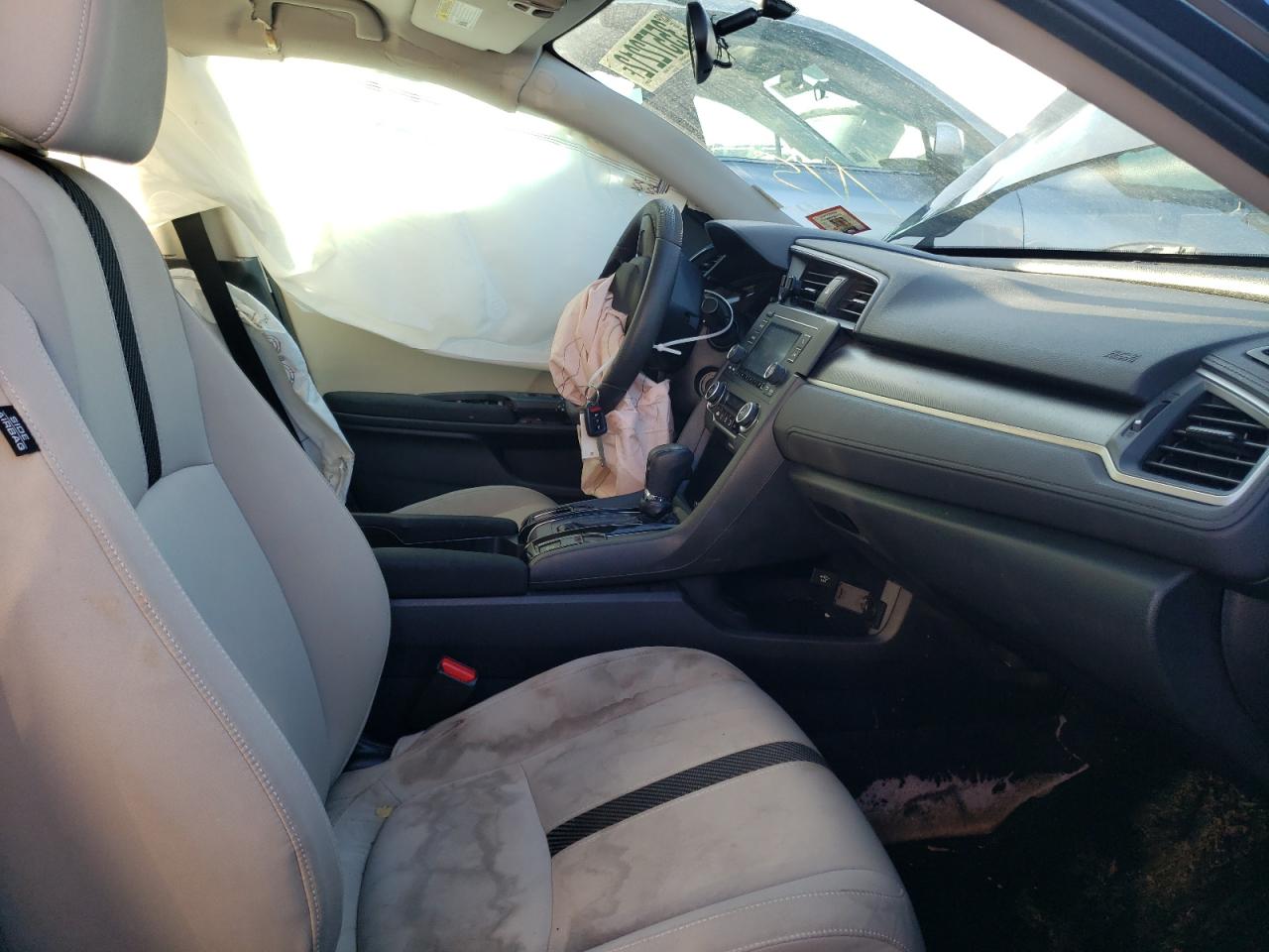 Photo 5 from auction – 2016 HONDA CIVIC LX with VIN 2HGFC2F58GH574370