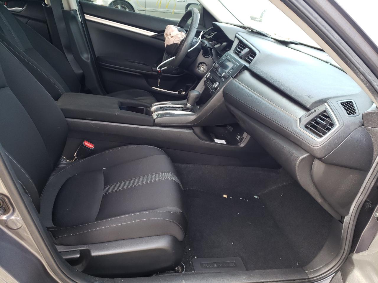 Photo 5 from auction – 2018 HONDA CIVIC LX with VIN 2HGFC2F5XJH516235