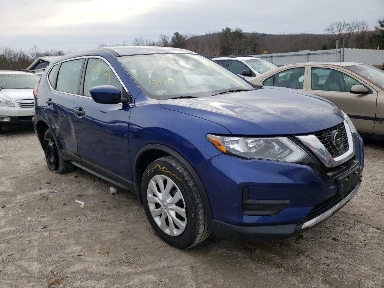 NISSAN ROGUE S 2019 with VIN 5N1AT2MVXKC796069 - Photo from auction