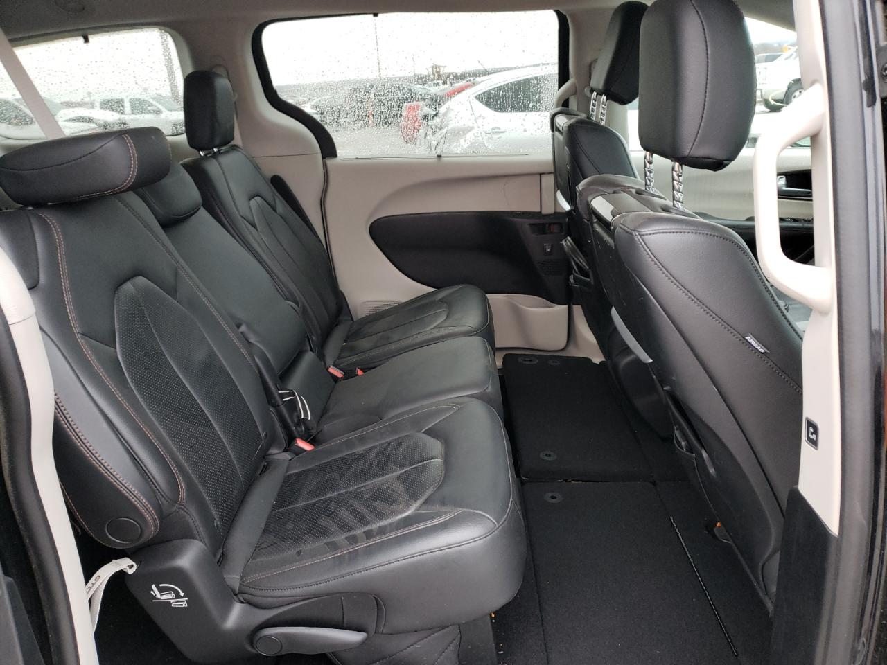 Photo 6 from auction – 2017 CHRYSLER PACIFICA T with VIN 2C4RC1EGXHR644486