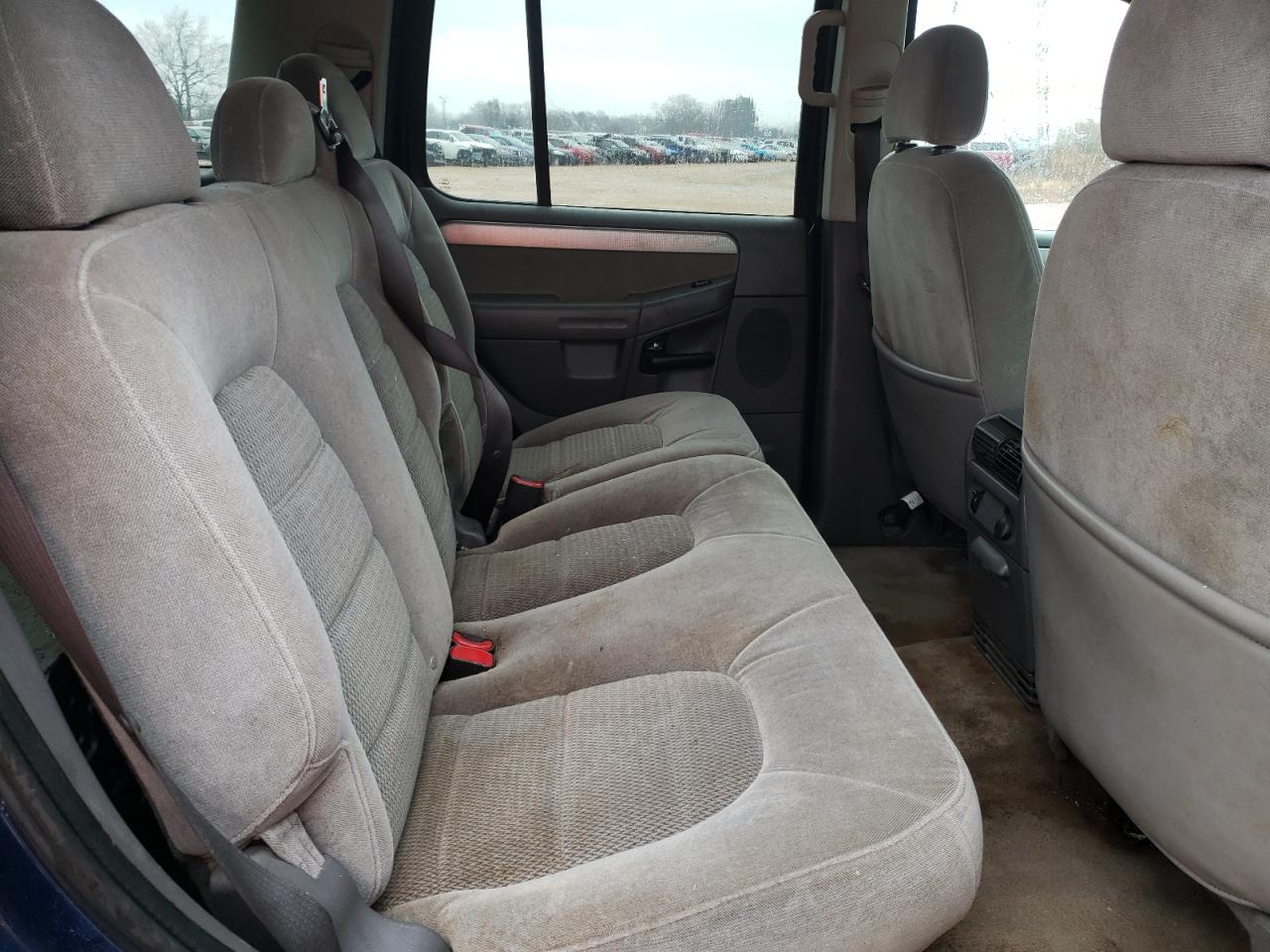 Photo 6 from auction – 2004 FORD EXPLORER X with VIN 1FMZU63K04ZA79968