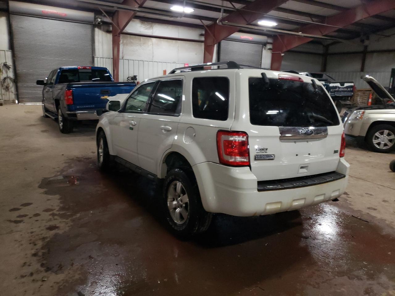 Photo 3 from auction – 2010 FORD ESCAPE LIM with VIN 1FMCU9EG7AKC83994