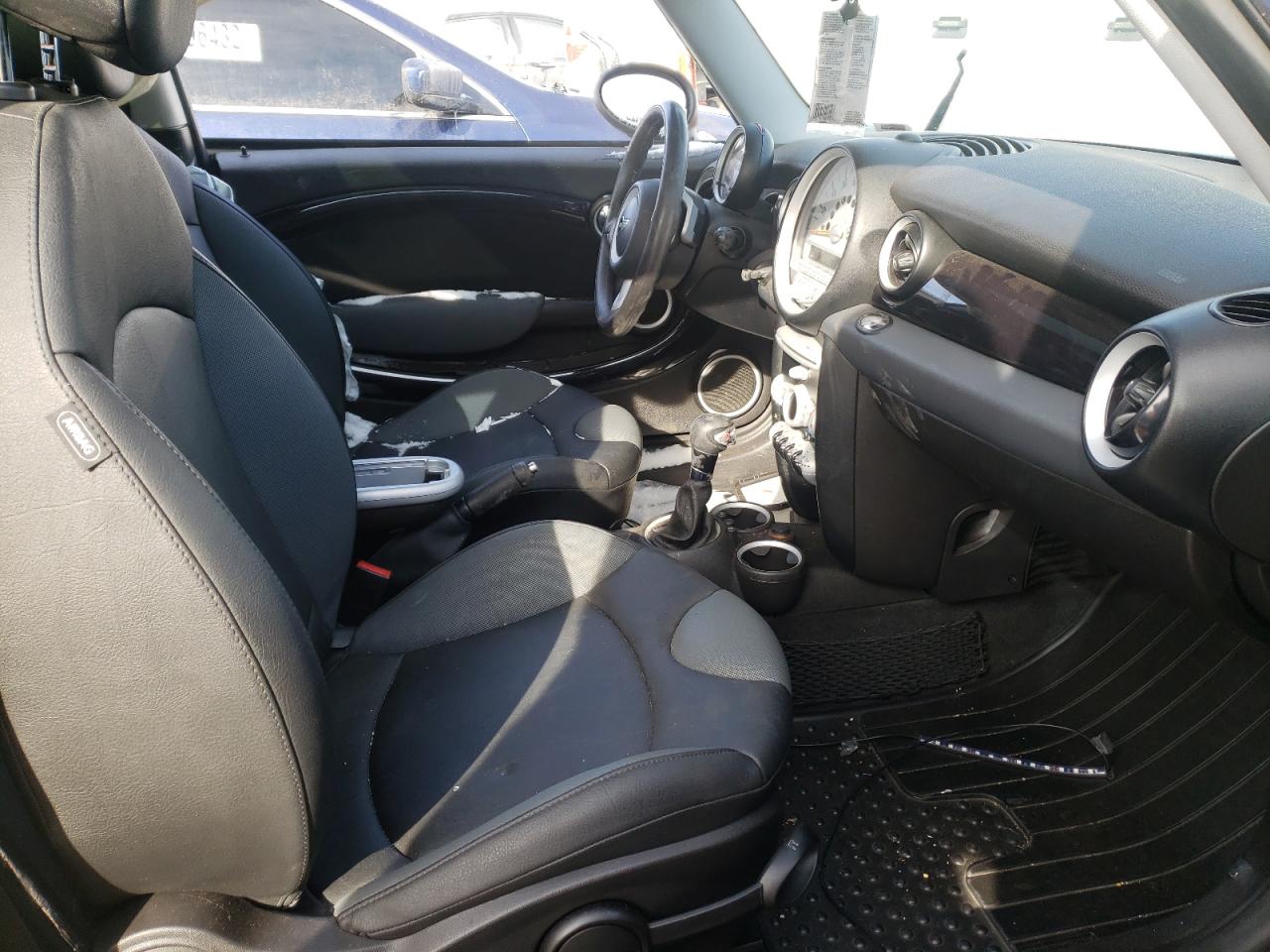 Photo 5 from auction – 2010 MINI COOPER S with VIN WMWMF7C59ATZ70572