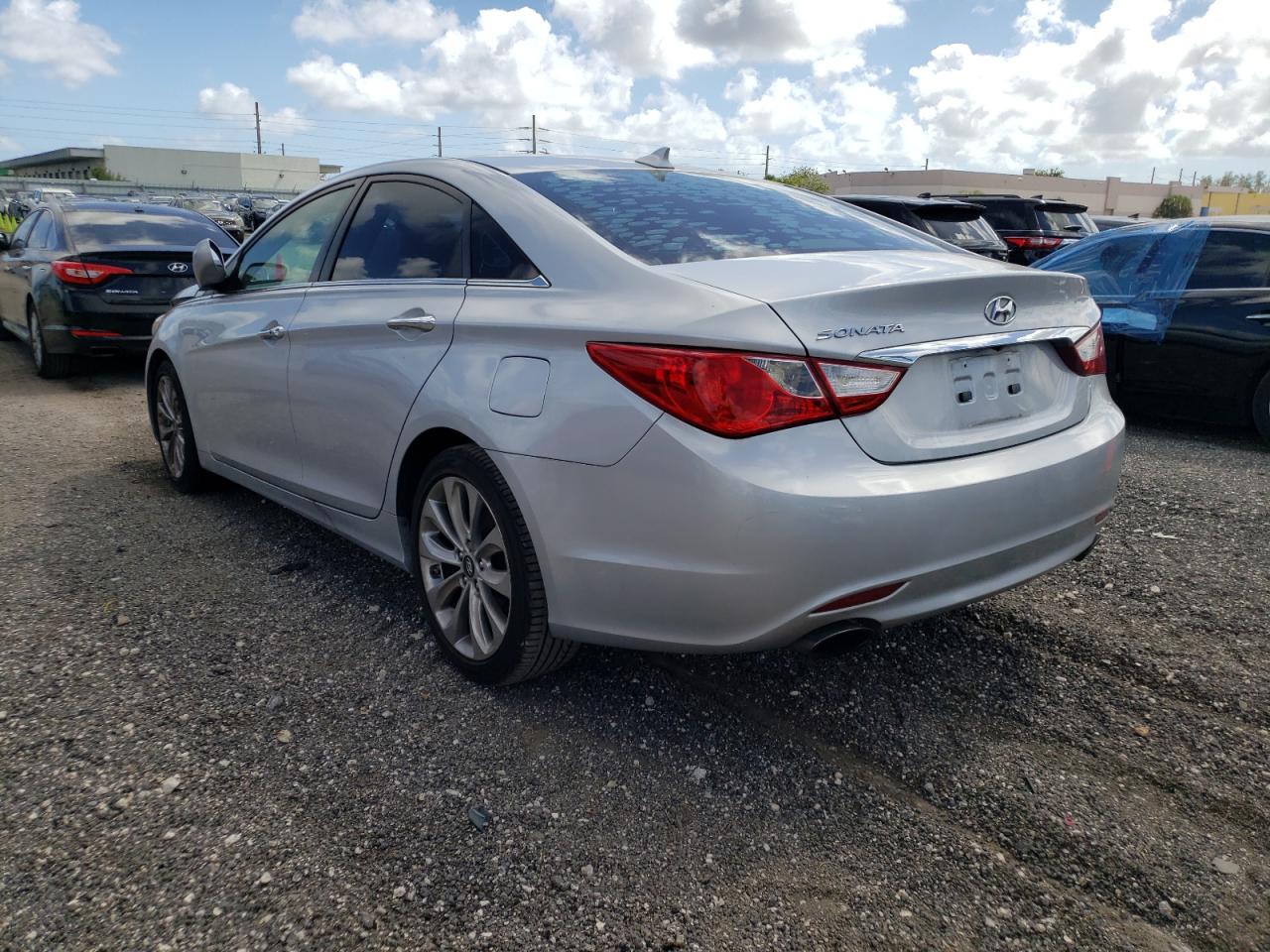 Photo 3 from auction – 2013 HYUNDAI SONATA SE with VIN 5NPEC4ACXDH716412