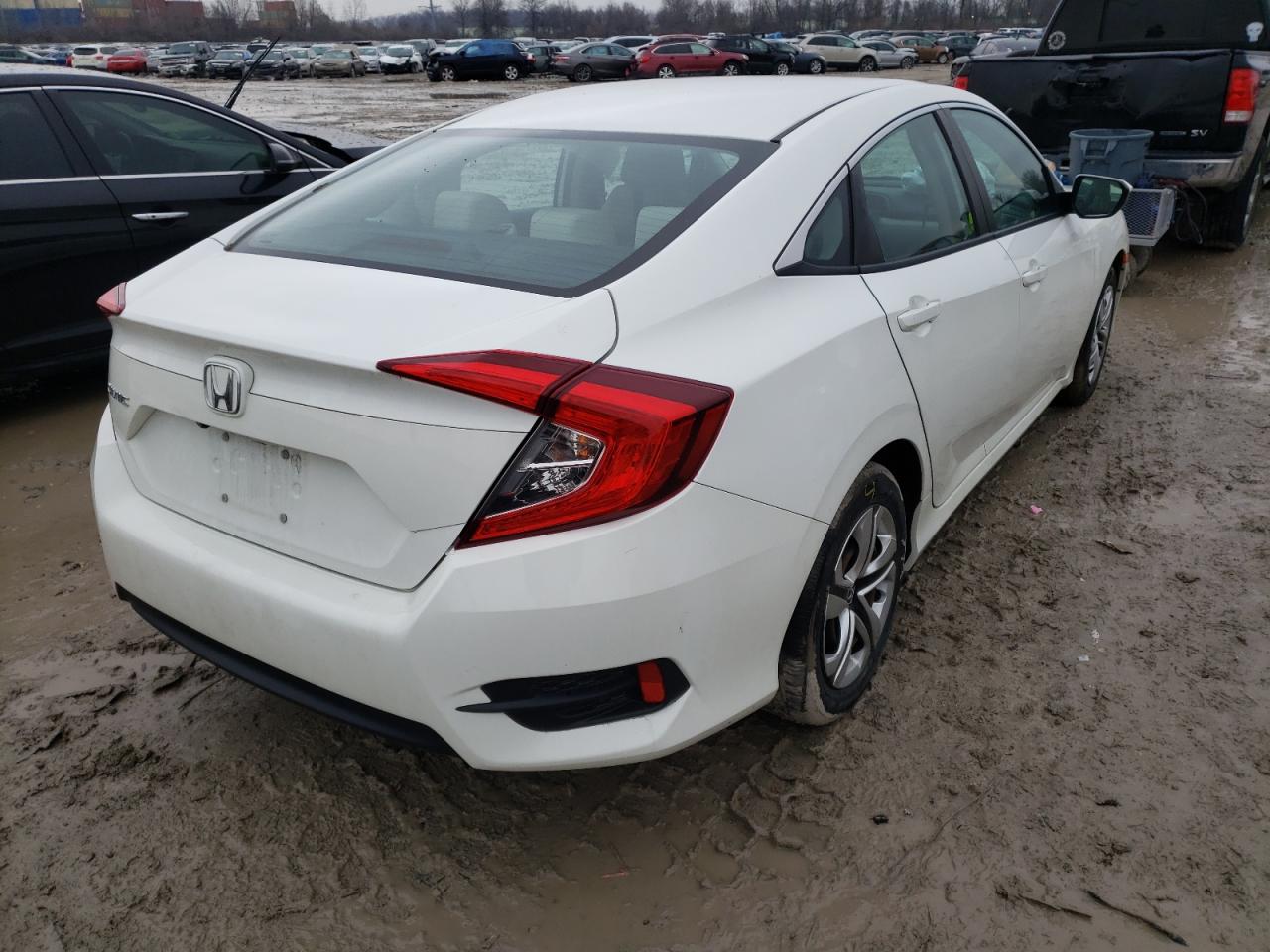 Photo 4 from auction – 2017 HONDA CIVIC LX with VIN 19XFC2F58HE058036