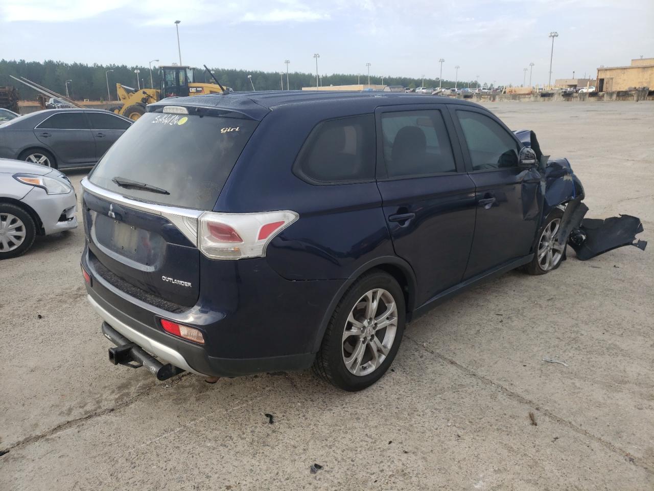 Photo 4 from auction – 2015 MITSUBISHI OUTLANDER with VIN JA4AD3A39FZ010382