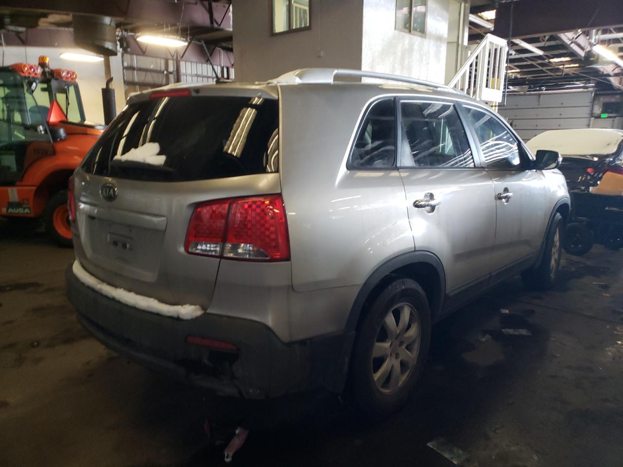 Photo 4 from auction – 2012 KIA SORENTO BA with VIN 5XYKTCA60CG278366