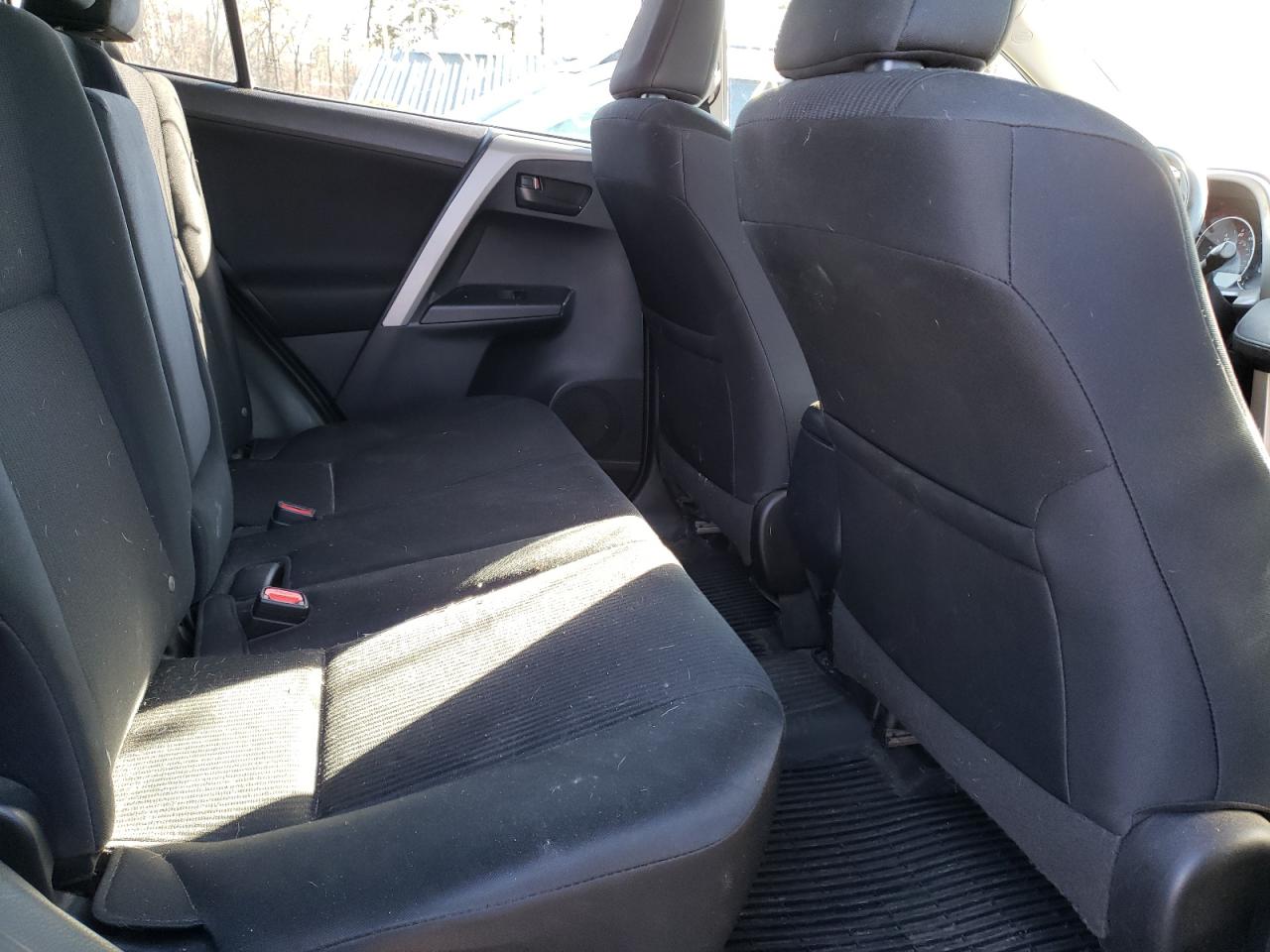 Photo 6 from auction – 2016 TOYOTA RAV4 LE with VIN 2T3BFREV6GW416303