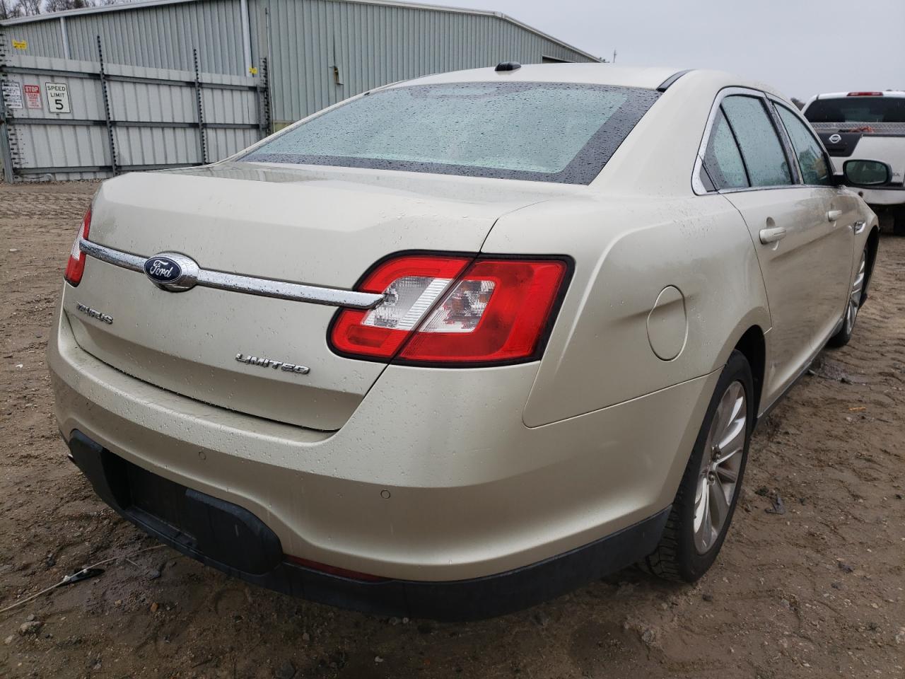 Photo 4 from auction – 2010 FORD TAURUS LIM with VIN 1FAHP2FW9AG138849