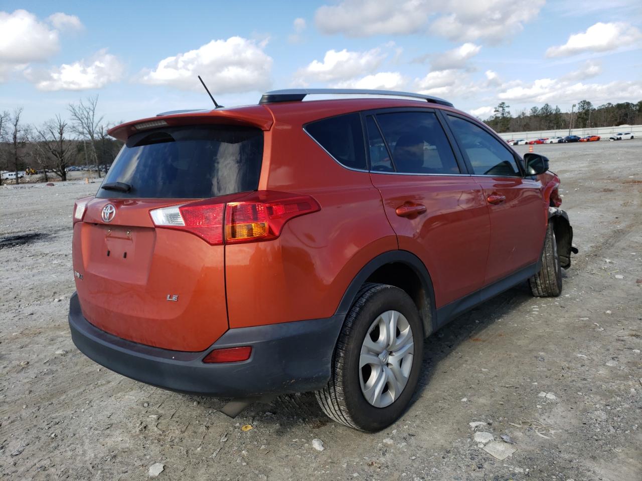 Photo 4 from auction – 2015 TOYOTA RAV4 LE with VIN JTMZFREV4FJ058193