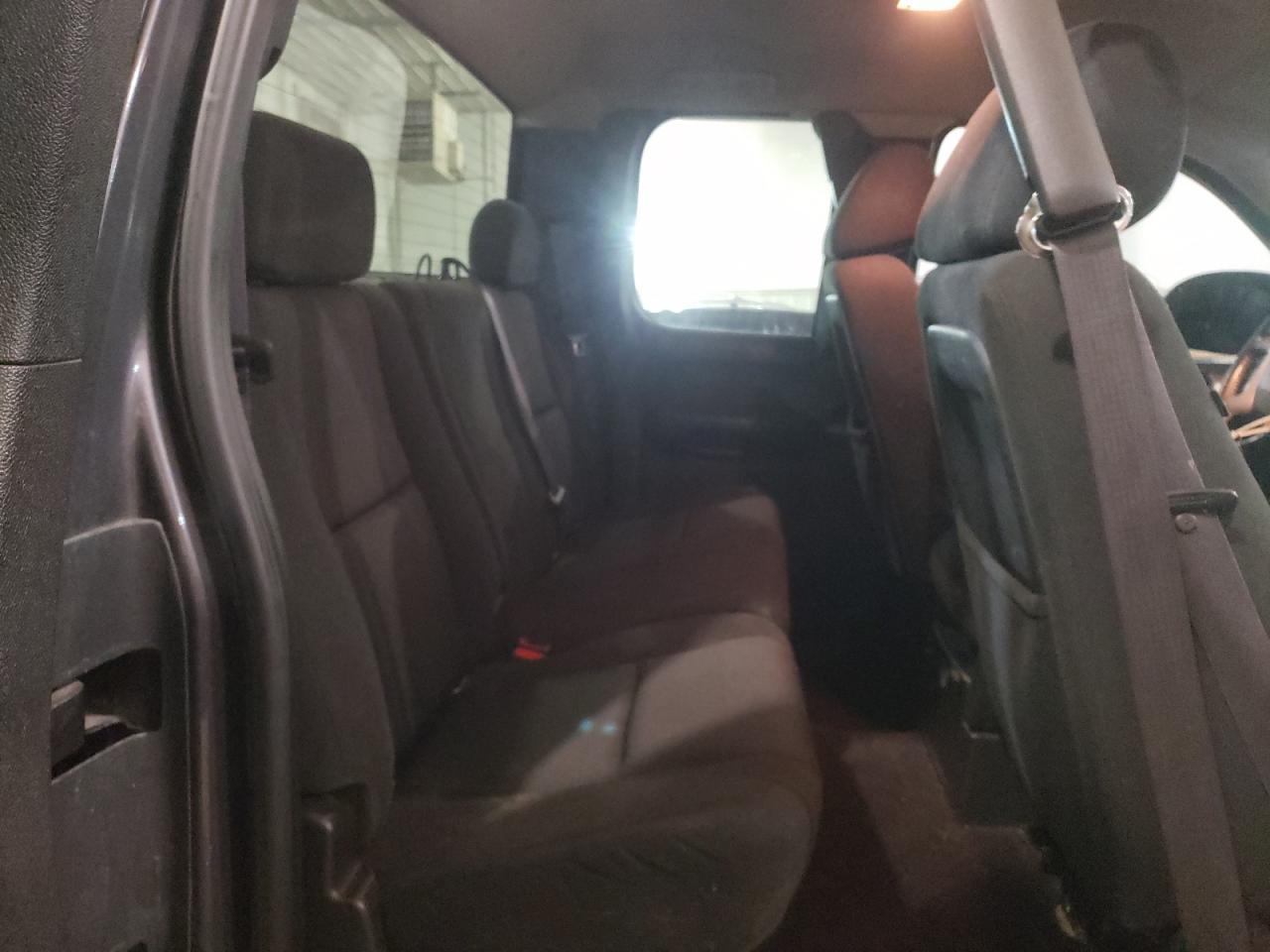 Photo 6 from auction – 2011 CHEVROLET SILVERADO with VIN 1GCRKSE30BZ137857