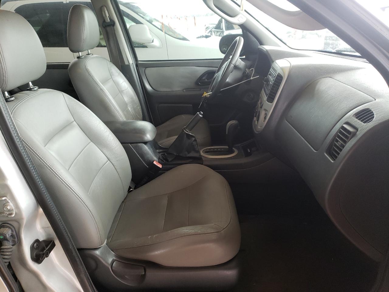 Photo 5 from auction – 2007 FORD ESCAPE XLT with VIN 1FMYU03197KB36228