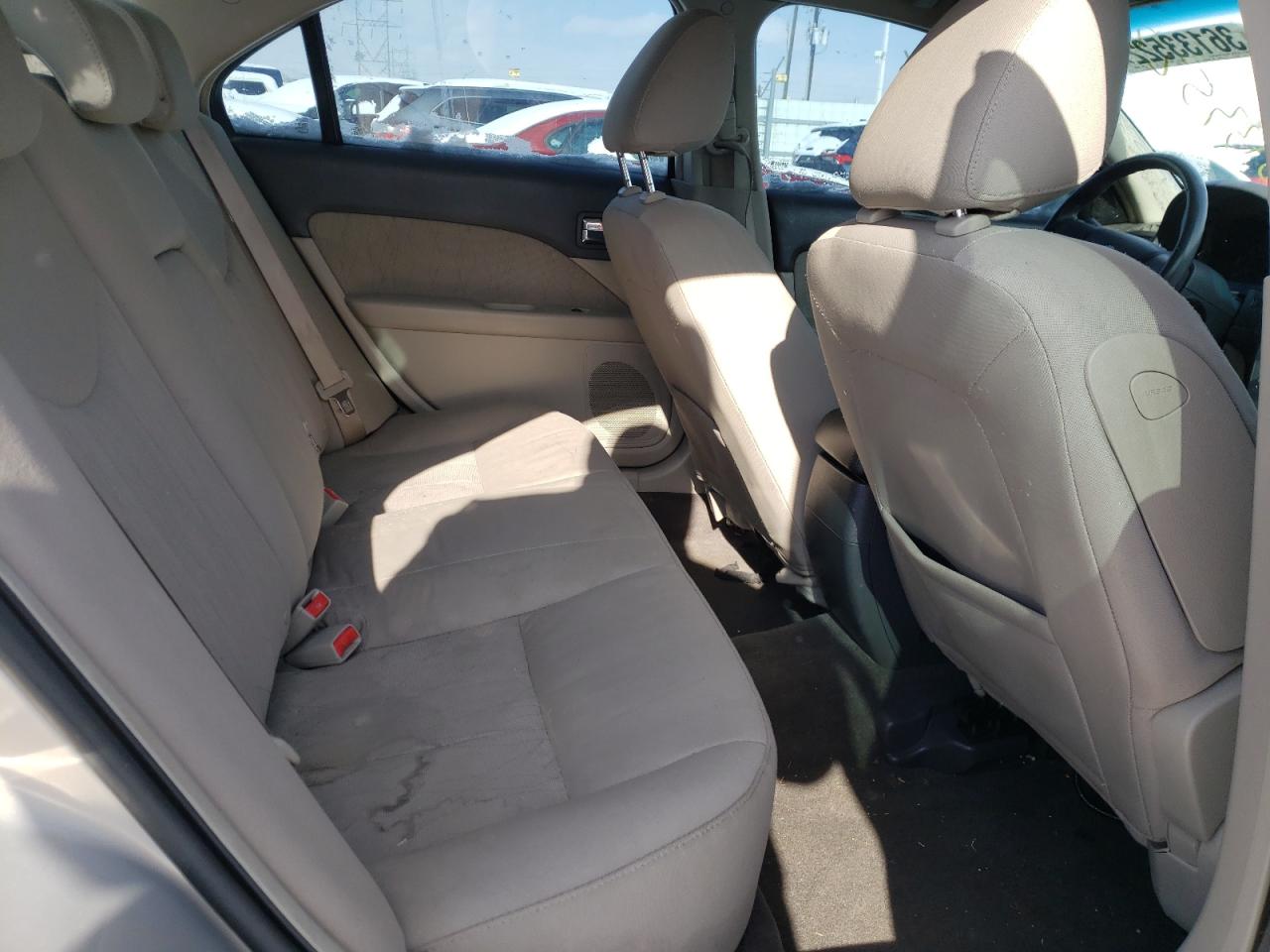 Photo 6 from auction – 2010 MERCURY MILAN with VIN 3MEHM0HA0AR610002