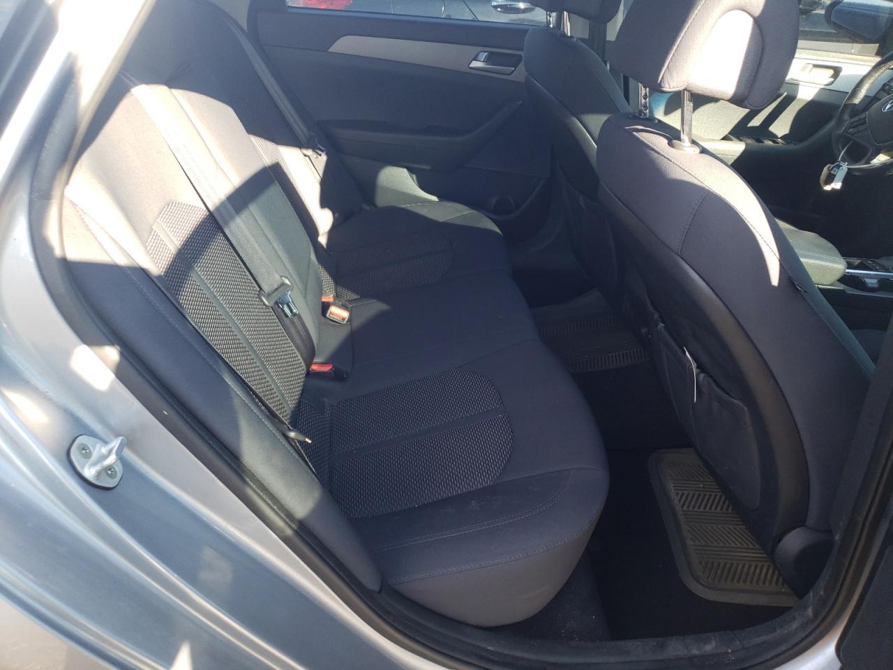 Photo 6 from auction – 2017 HYUNDAI SONATA SE with VIN 5NPE24AF4HH464059