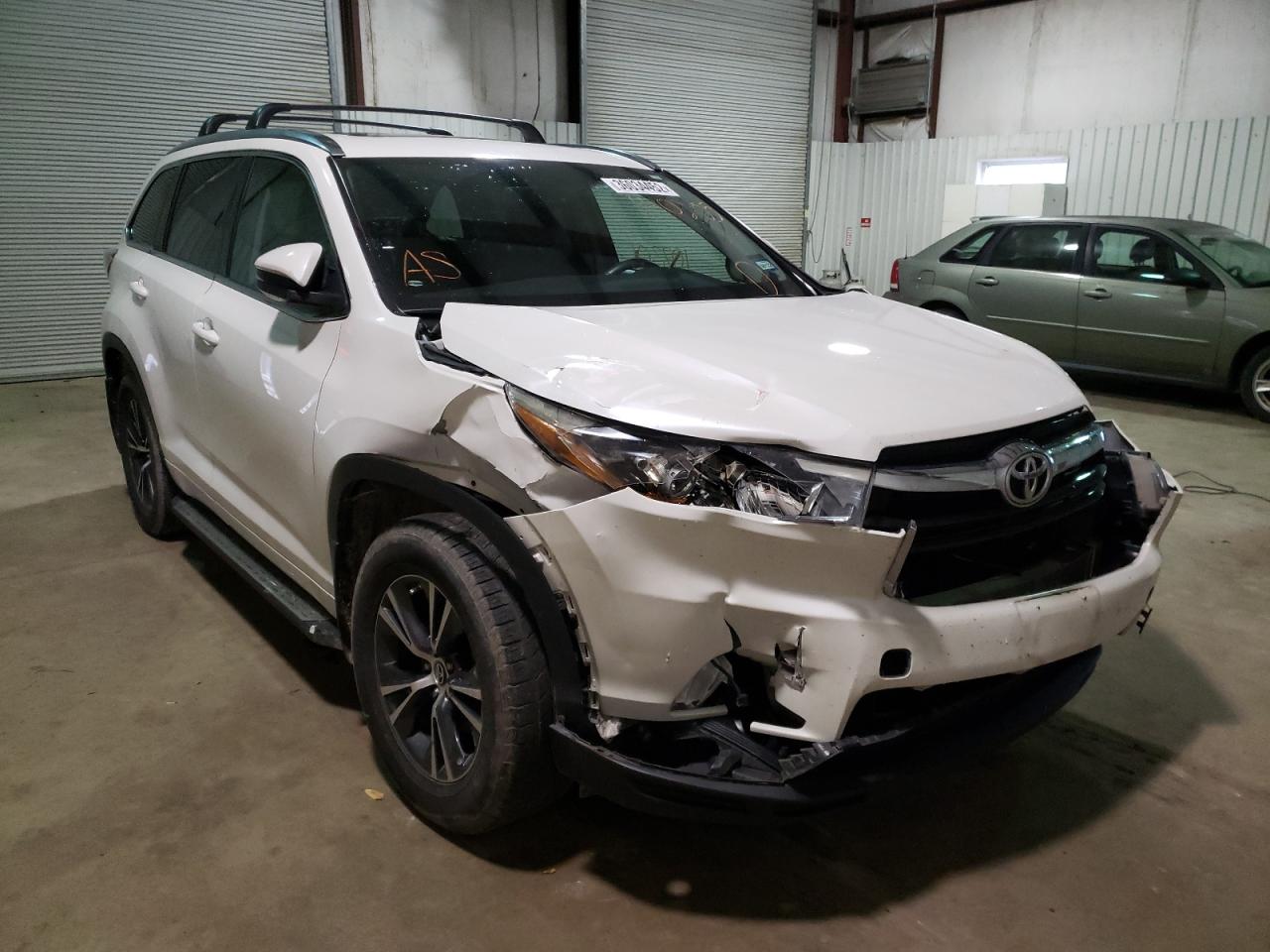 TOYOTA HIGHLANDER 2016 with VIN 5TDKKRFH2GS140255 - Photo from auction