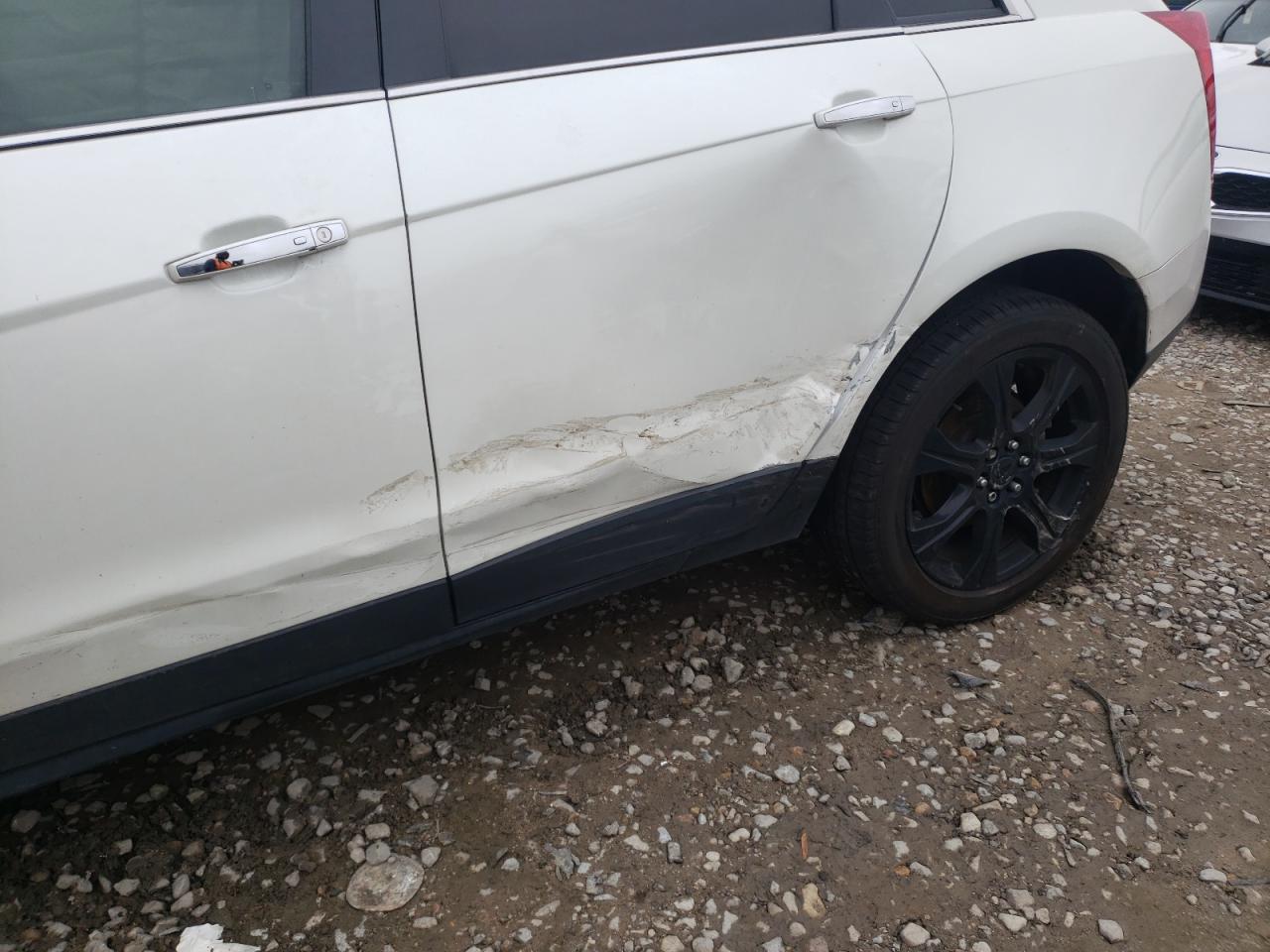 Photo 9 from auction – 2015 CADILLAC SRX PREMIU with VIN 3GYFNDE32FS594141