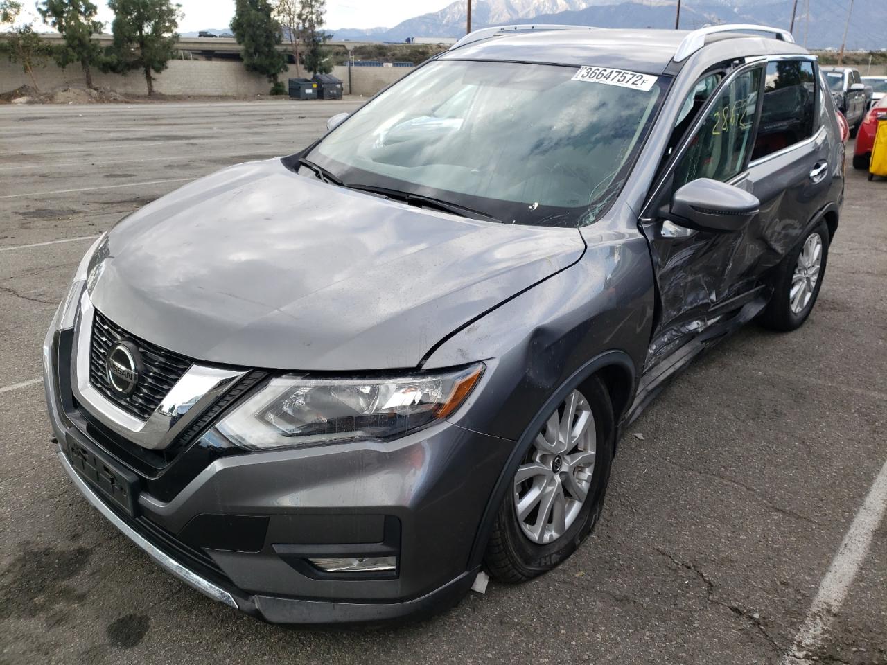 Photo 2 from auction – 2018 NISSAN ROGUE S with VIN KNMAT2MT6JP599524