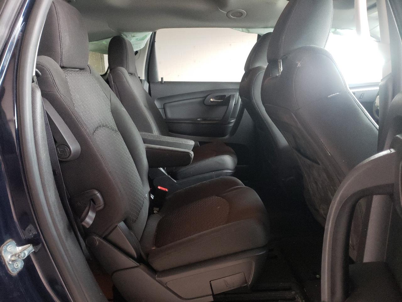 Photo 6 from auction – 2011 CHEVROLET TRAVERSE L with VIN 1GNKRGED4BJ134615