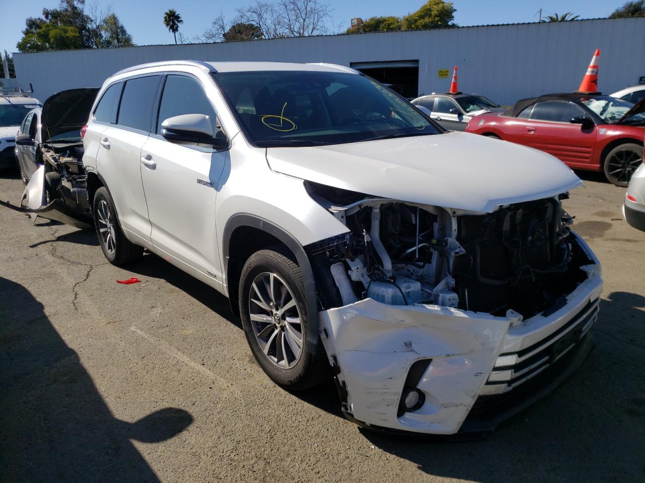 TOYOTA HIGHLANDER 2017 with VIN 5TDJGRFH4HS023405 - Photo from auction