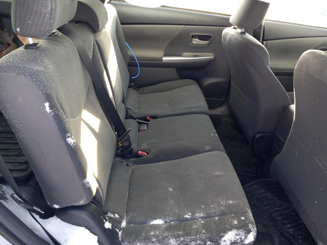 Photo 6 from auction – 2013 TOYOTA PRIUS V with VIN JTDZN3EU3D3249841