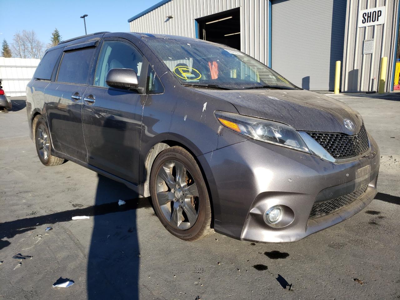 Photo 1 from auction – 2016 TOYOTA SIENNA SE with VIN 5TDXK3DC3GS742561