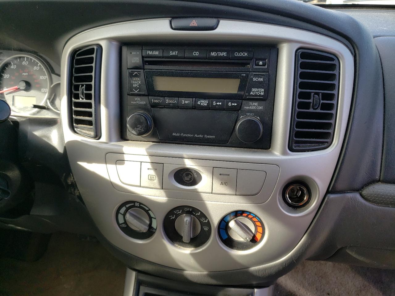 Photo 9 from auction – 2006 MAZDA TRIBUTE with VIN 4F2YZ92ZX6KM11976