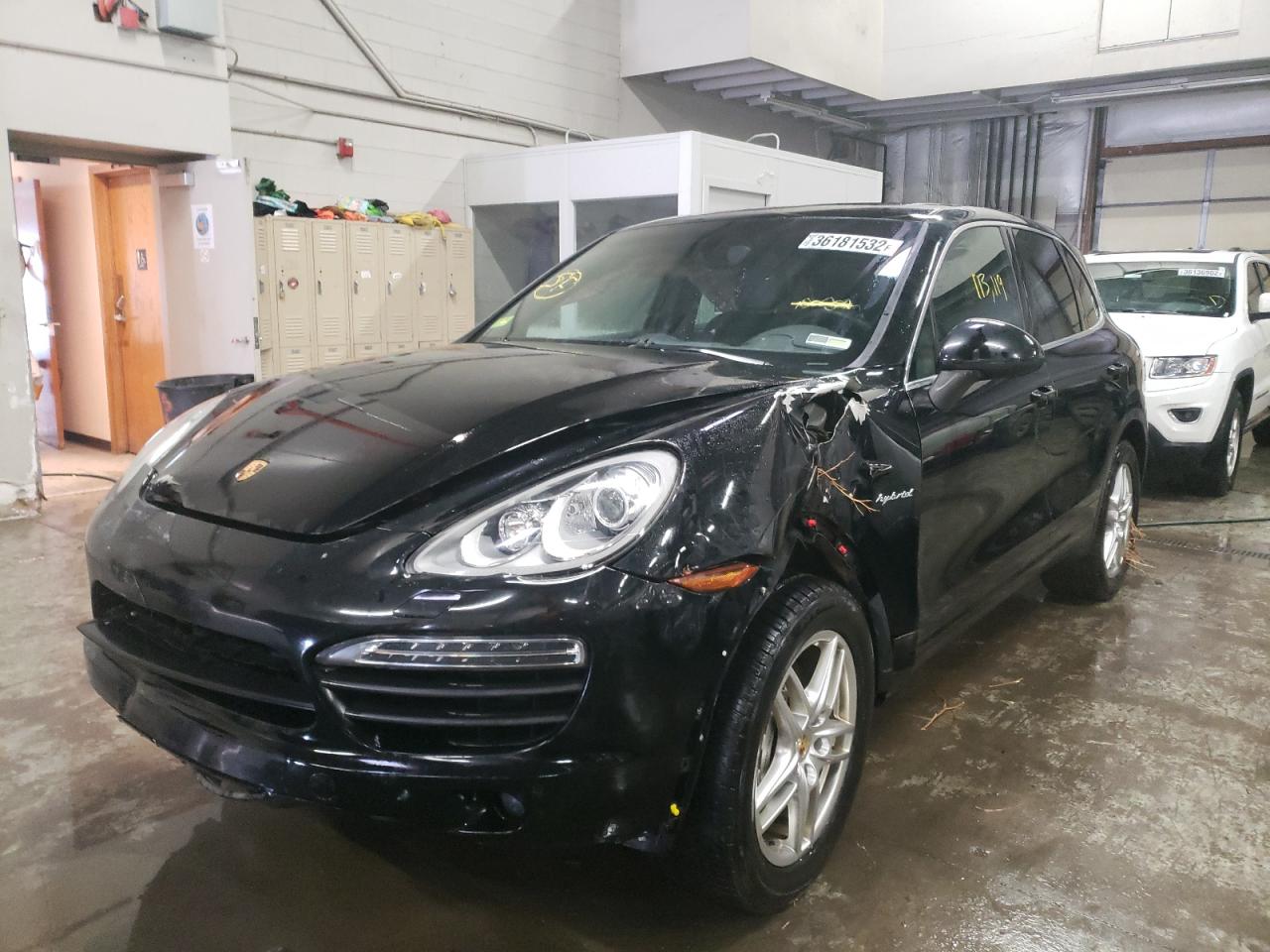 Photo 2 from auction – 2014 PORSCHE CAYENNE S with VIN WP1AE2A27ELA51050