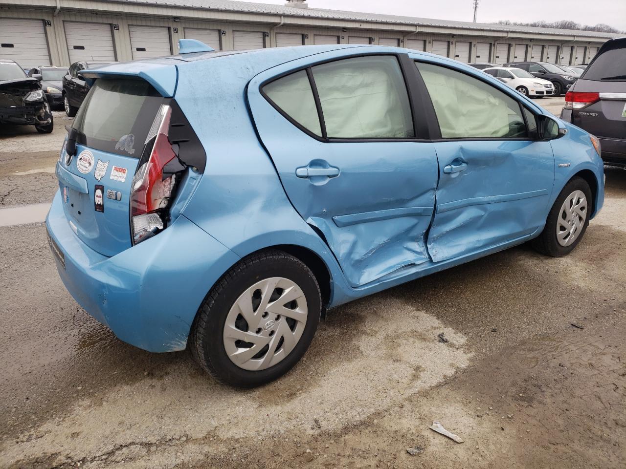 Photo 4 from auction – 2016 TOYOTA PRIUS C with VIN JTDKDTB30G1119273