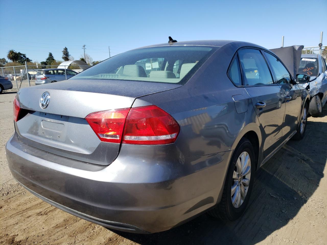 Photo 4 from auction – 2013 VOLKSWAGEN PASSAT S with VIN 1VWAP7A39DC136789