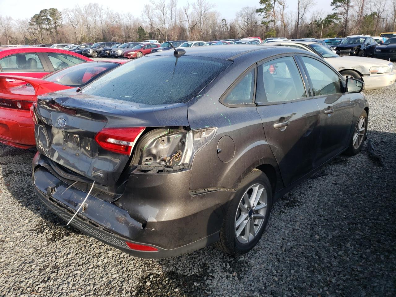 Photo 4 from auction – 2016 FORD FOCUS SE with VIN 1FADP3F25GL235239