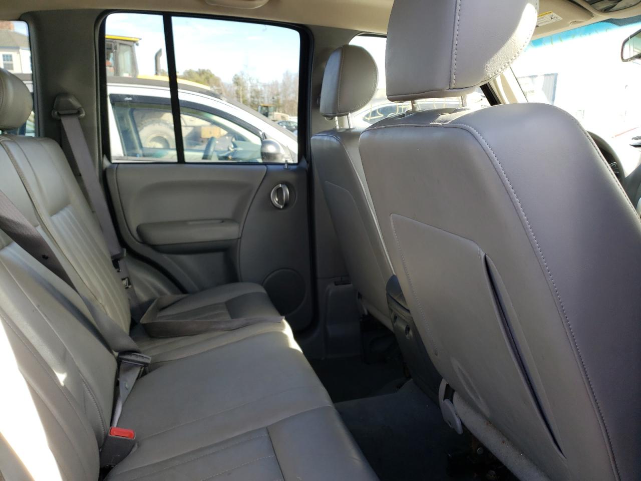 Photo 6 from auction – 2005 JEEP LIBERTY LI with VIN 1J4GL58K45W511587