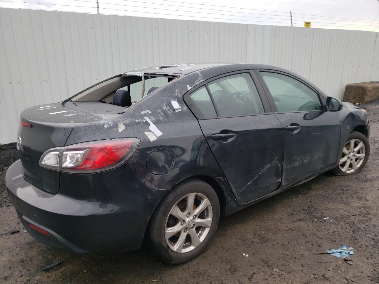 Photo 4 from auction – 2011 MAZDA 3 I with VIN JM1BL1VG3B1448919
