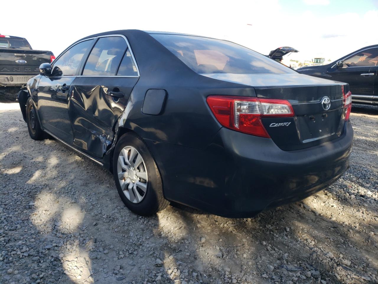 Photo 3 from auction – 2014 TOYOTA CAMRY L with VIN 4T1BF1FKXEU413917