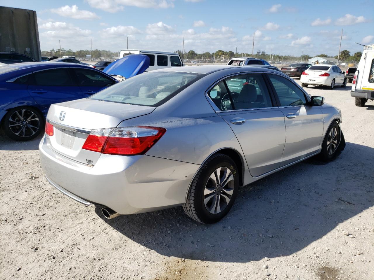 Photo 4 from auction – 2015 HONDA ACCORD LX with VIN 1HGCR2F39FA084971