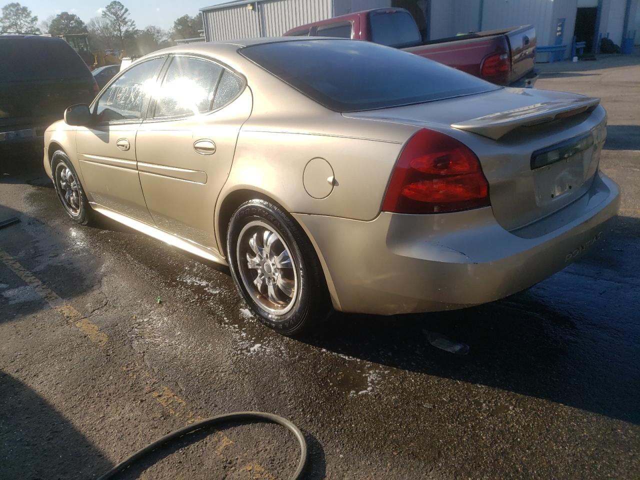 Photo 3 from auction – 2005 PONTIAC GRAND PRIX with VIN 2G2WP522951240021