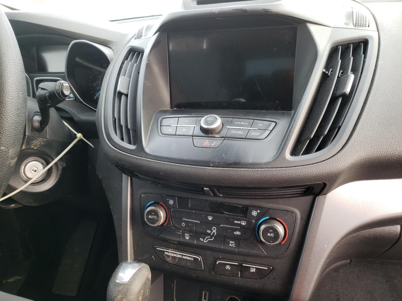 Photo 9 from auction – 2017 FORD ESCAPE SE with VIN 1FMCU0GD6HUC76287