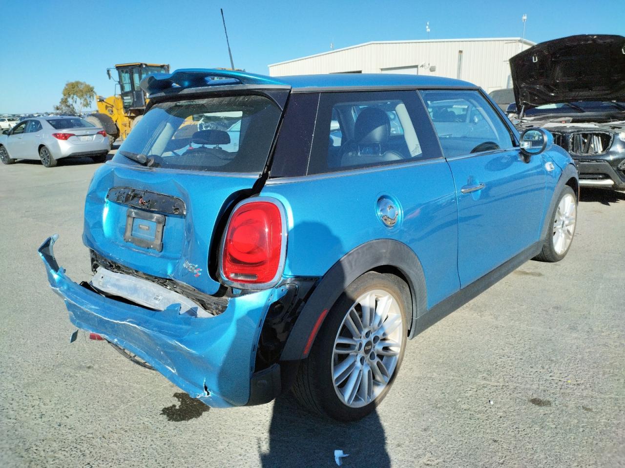 Photo 4 from auction – 2016 MINI COOPER S with VIN WMWXP7C5XG3B33691