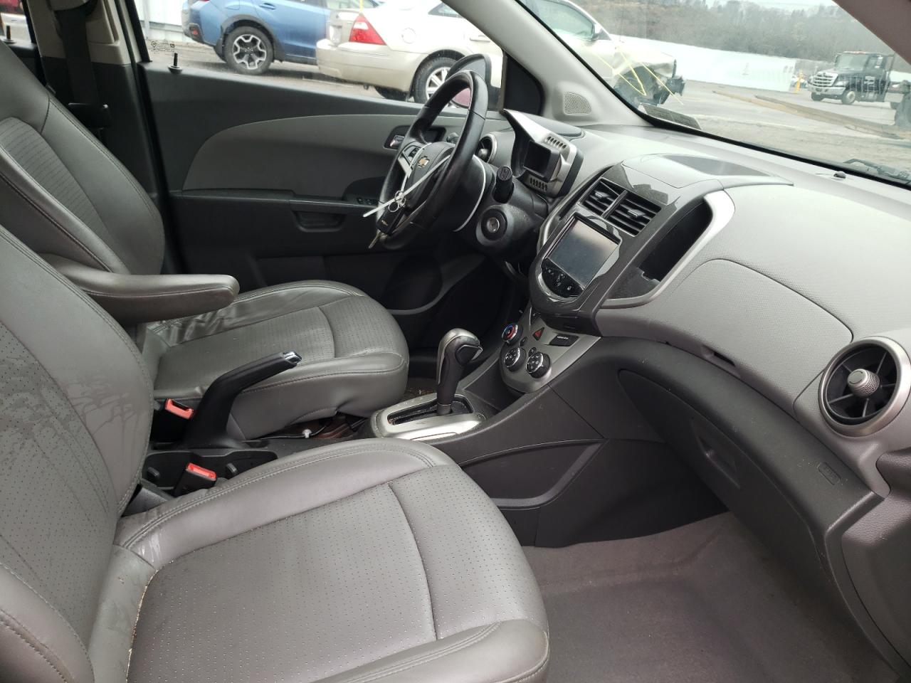 Photo 5 from auction – 2015 CHEVROLET SONIC LTZ with VIN 1G1JE6SB3F4104144